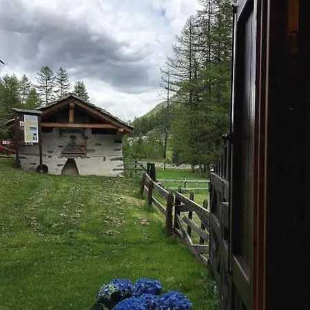 Chalet Rascard Del 1600 In Valle